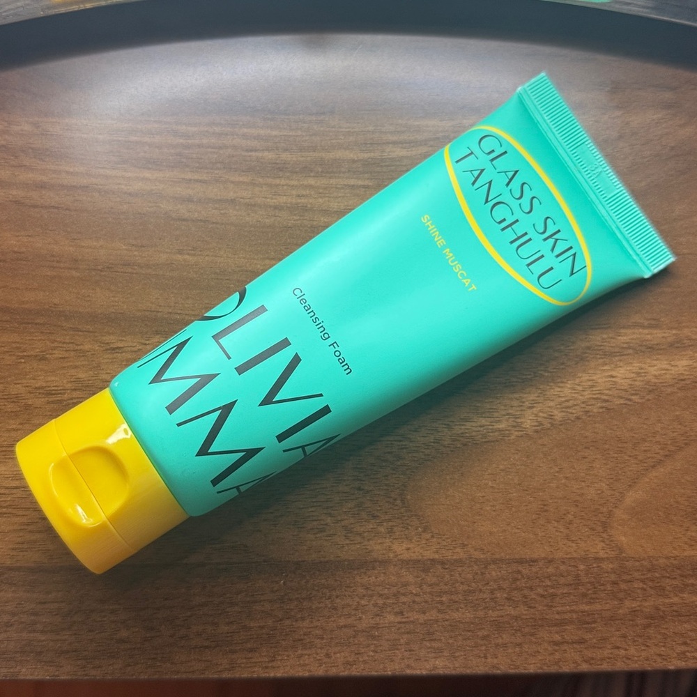 OLIVIAUMMA Cashmere Whip Clarifying Face Cleanser - Picture 6 of 6